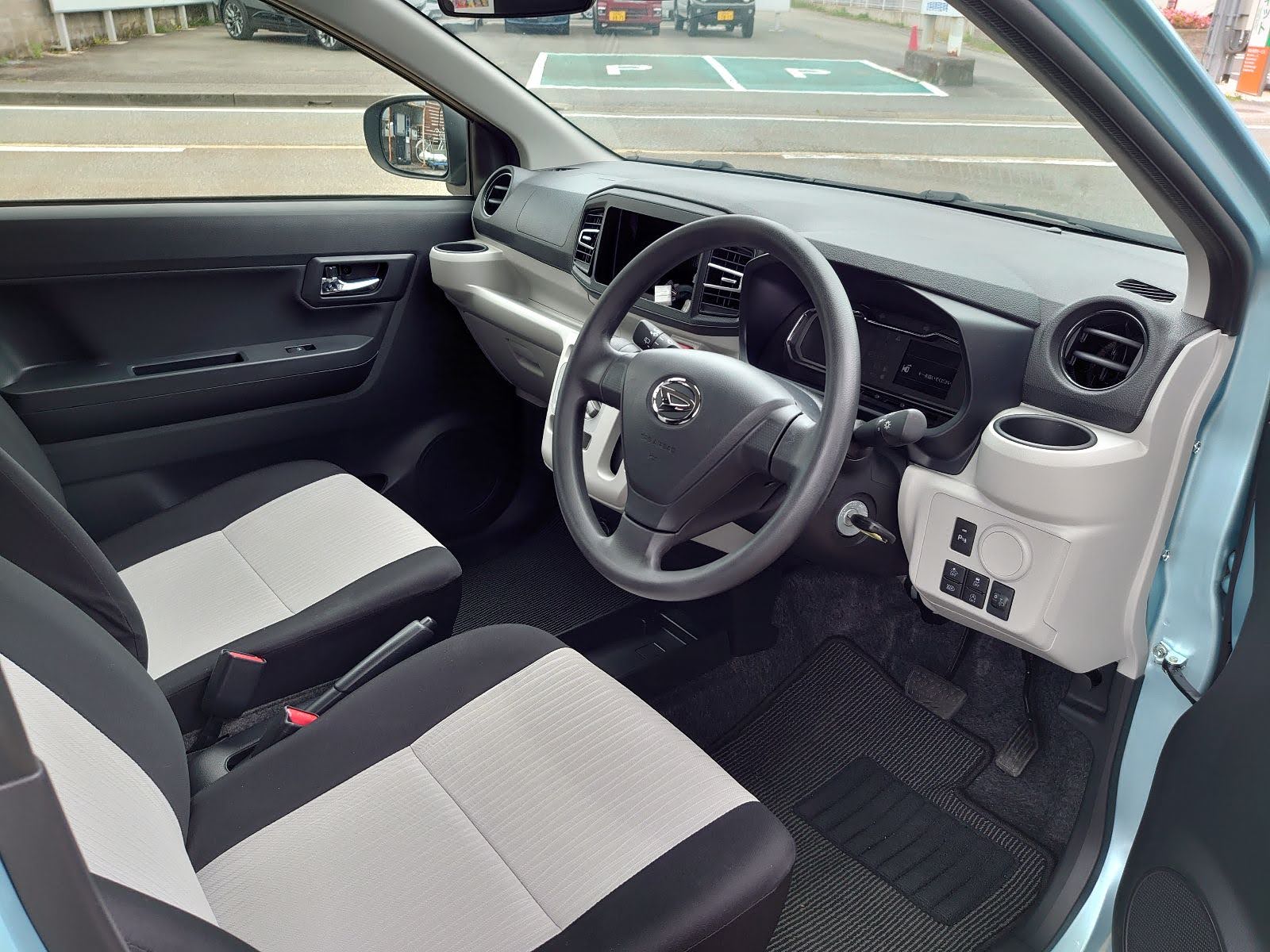 Daihatsu e:S interior driver front seat